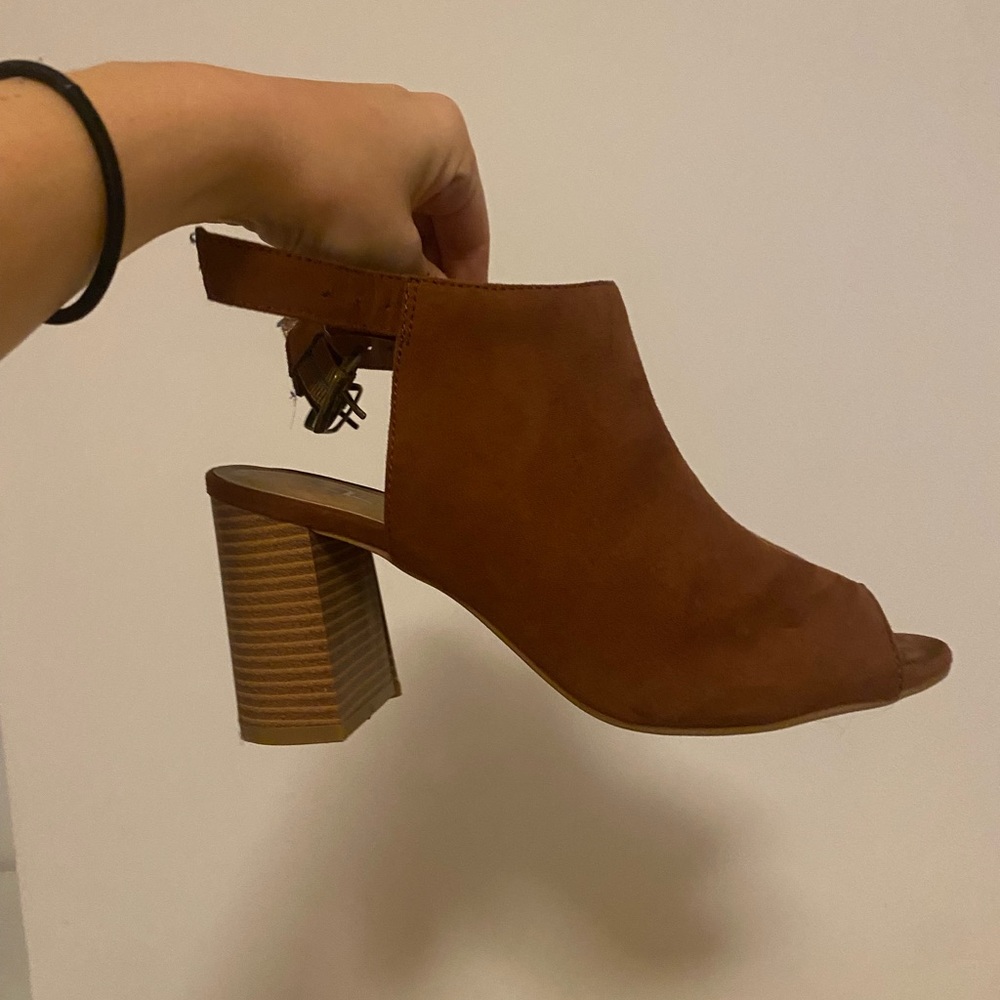 Chinese laundry wedges